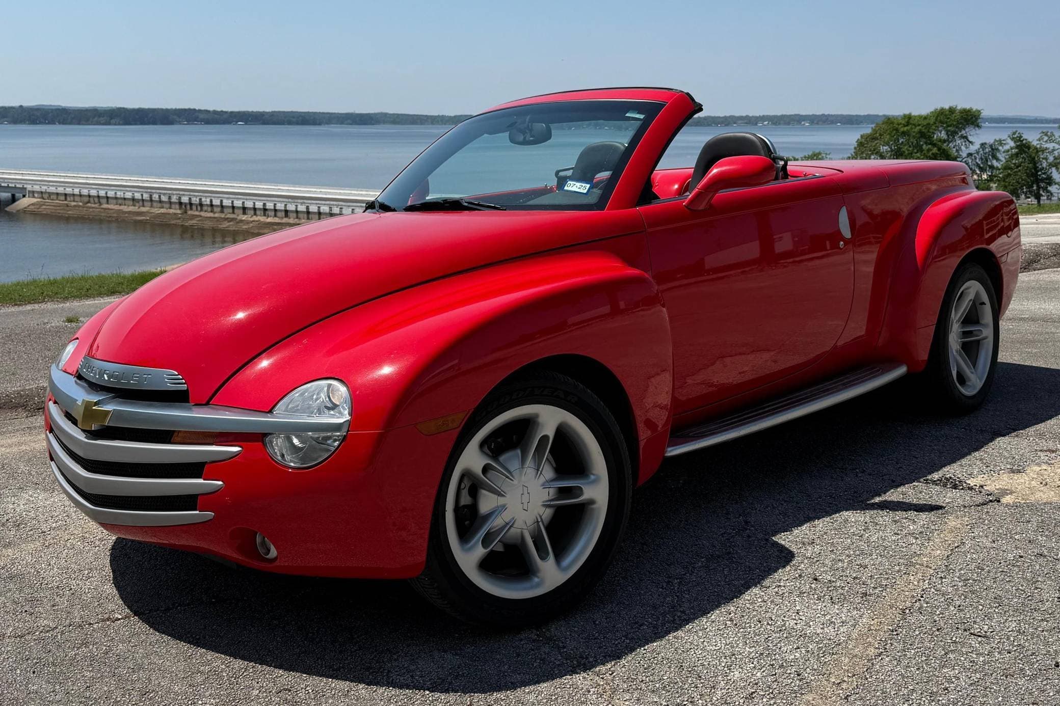 2004 Chevrolet SSR sold for $18,250