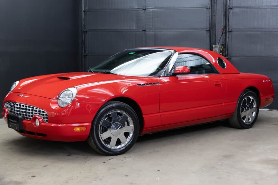 2002 Ford Thunderbird (2002-2005) sold for $19,251