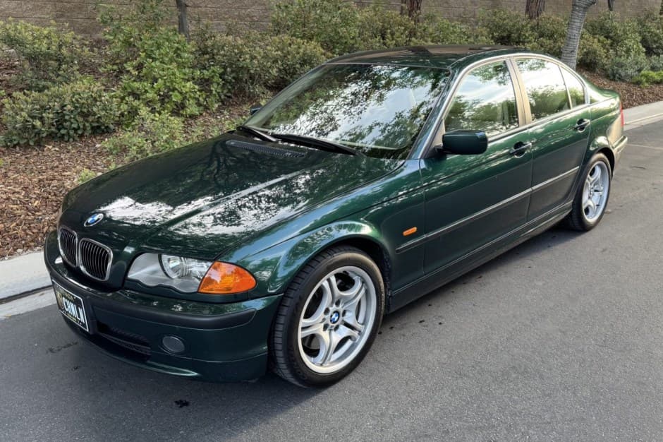 2001 BMW E46 3-Series Sedan sold for $10,250