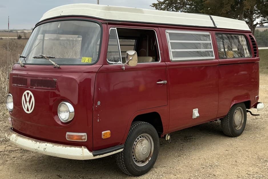 1971 Volkswagen Bay-Window Camper sold for $18,750