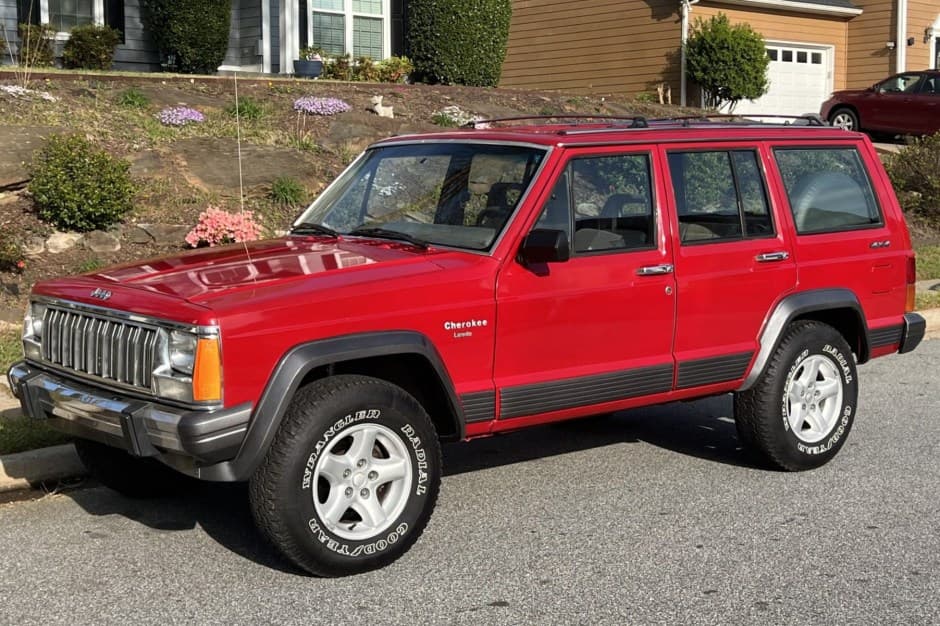 1989 Jeep XJ Cherokee sold for $7,500