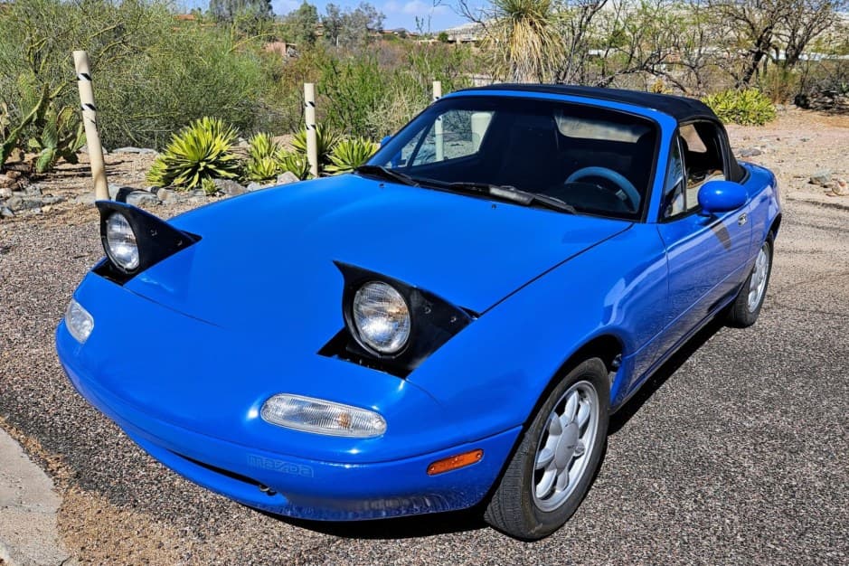 1991 Mazda NA MX-5 Miata sold for $7,600