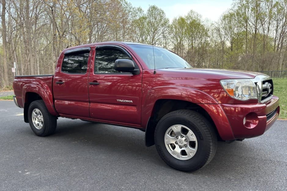 2006 Toyota Tacoma (N2X0 2005-2015) sold for $17,500