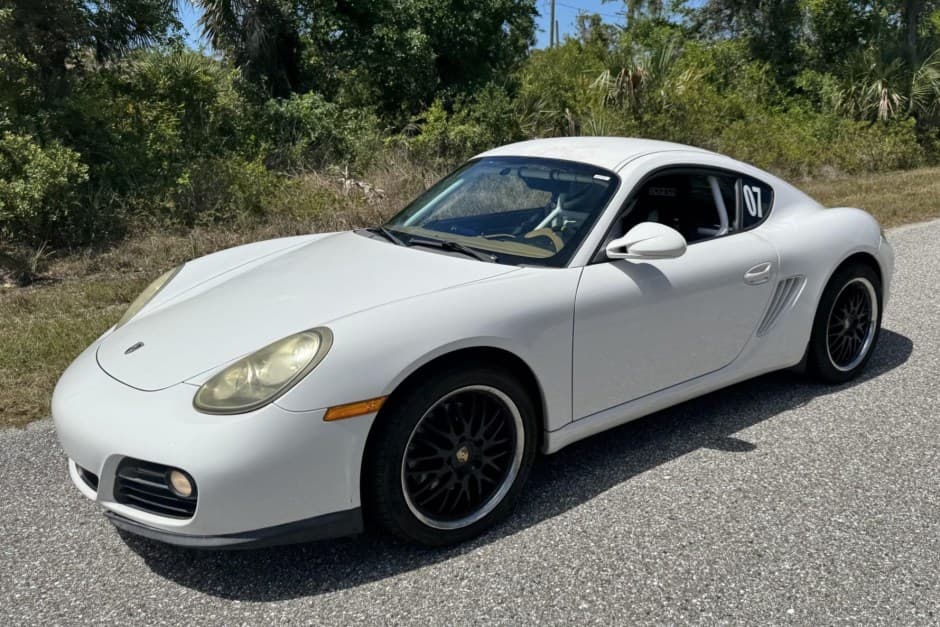 2011 Porsche 987 Cayman sold for $15,000