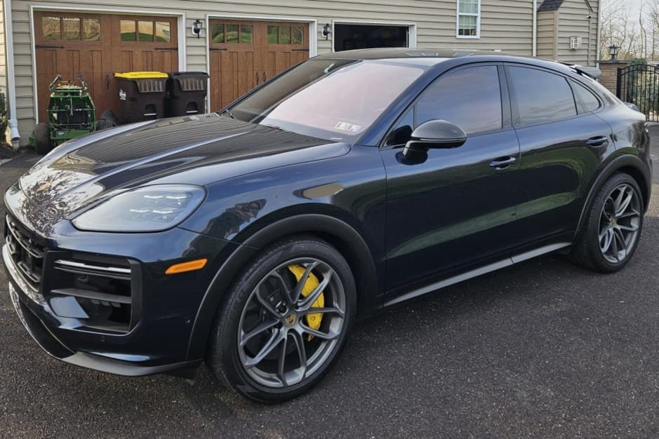 2024 Porsche 9Y0/9Y3 Cayenne (2019-) sold for $174,000