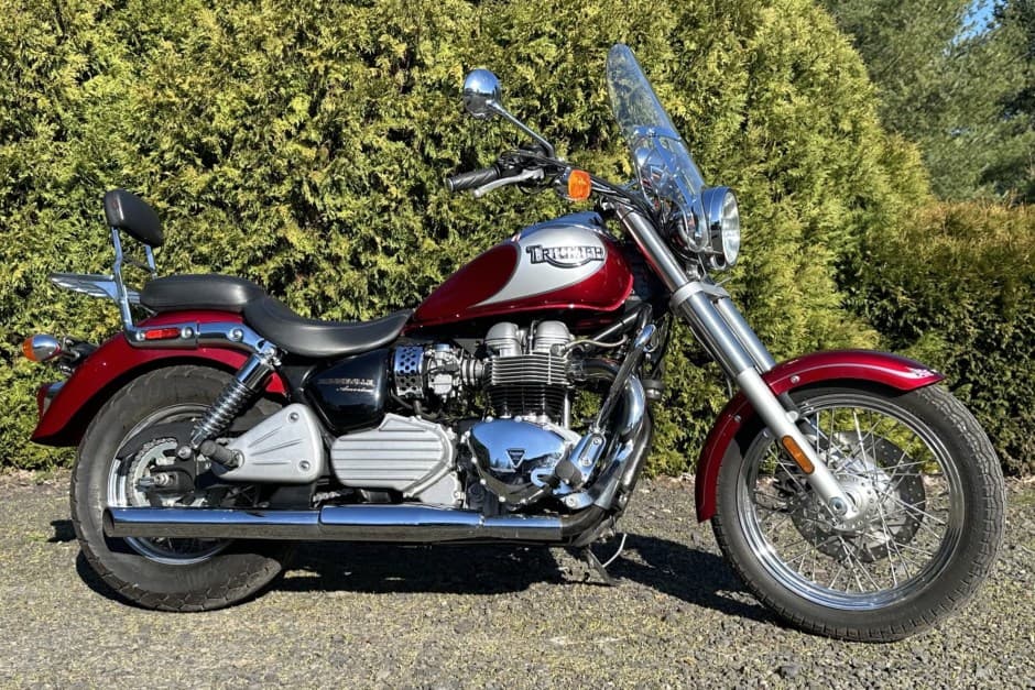 2002 Triumph Bonneville T120 sold for $2,800