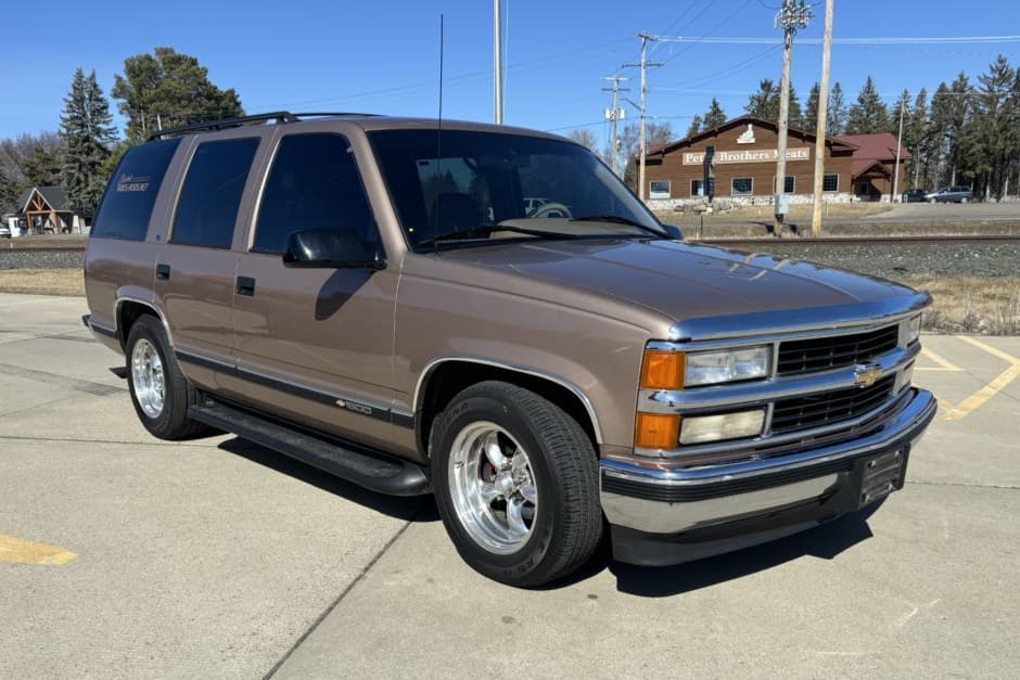 1995 Chevrolet Tahoe GMT400 sold for $5,000