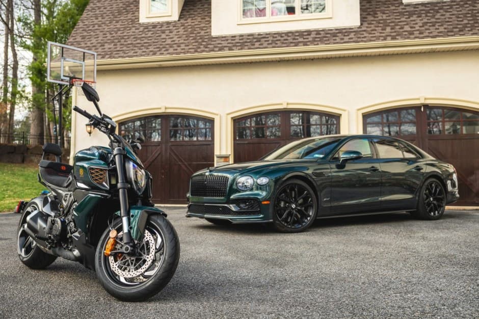 2023 Bentley Continental Flying Spur sold for $215,000