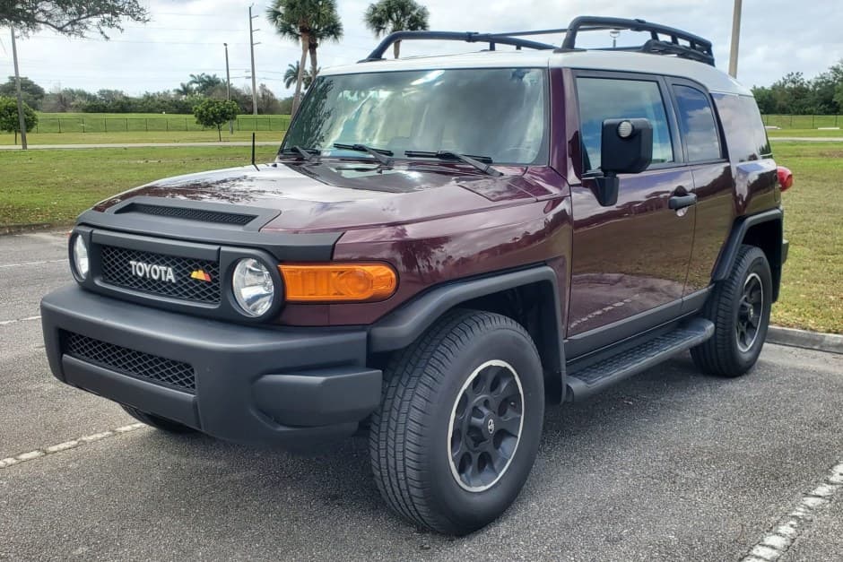 2007 Toyota FJ Cruiser sold for $20,000