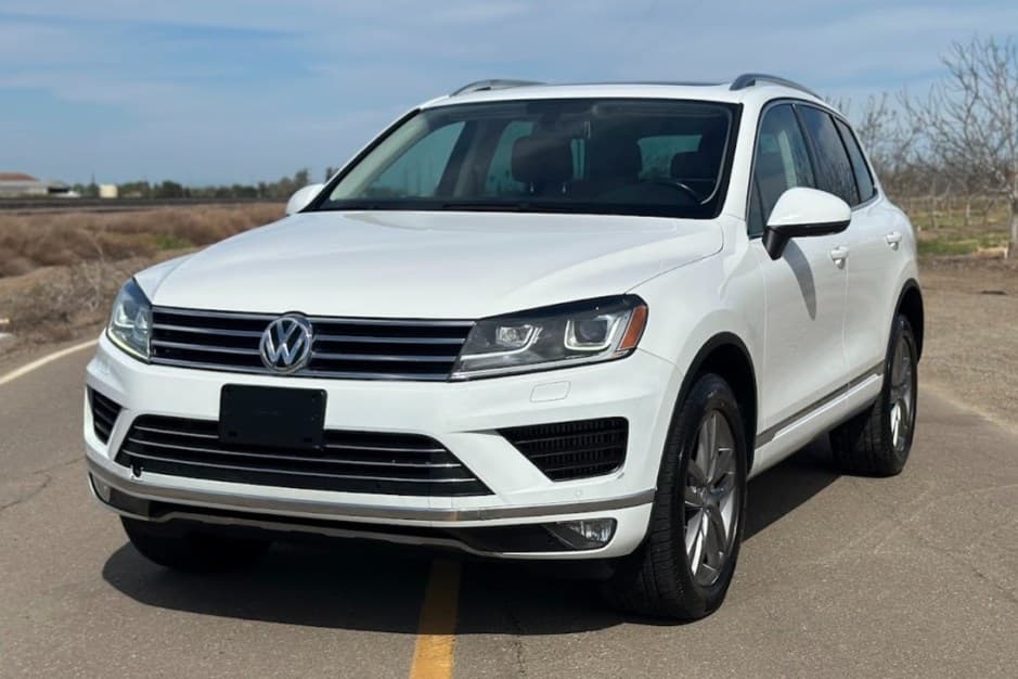 2015 Volkswagen Touareg sold for $14,000