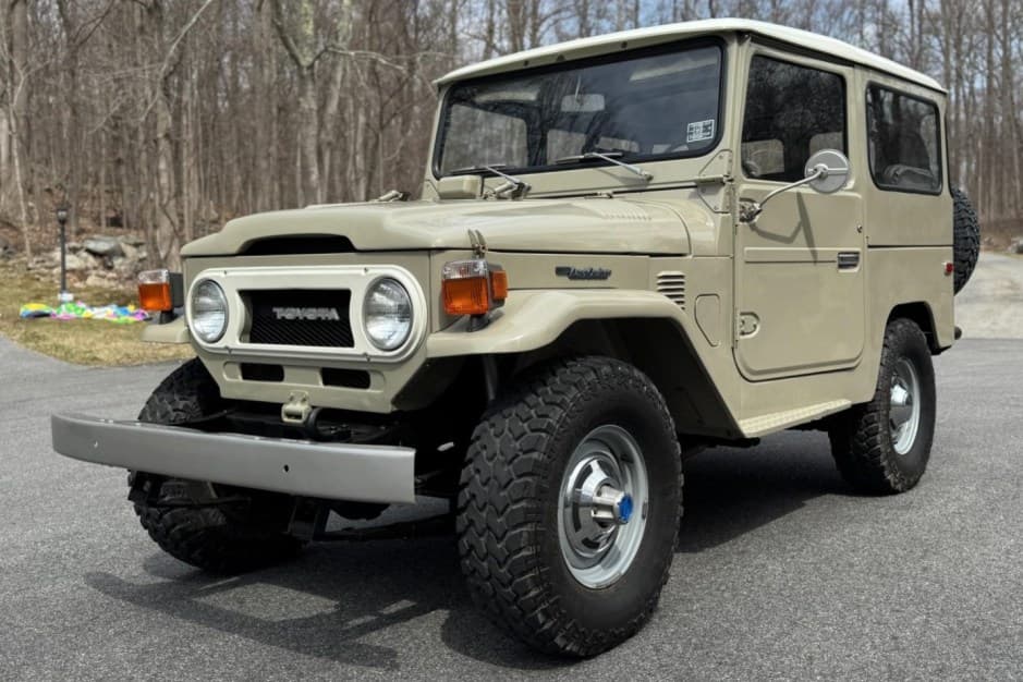 1976 Toyota Land Cruiser FJ40 sold for $48,000