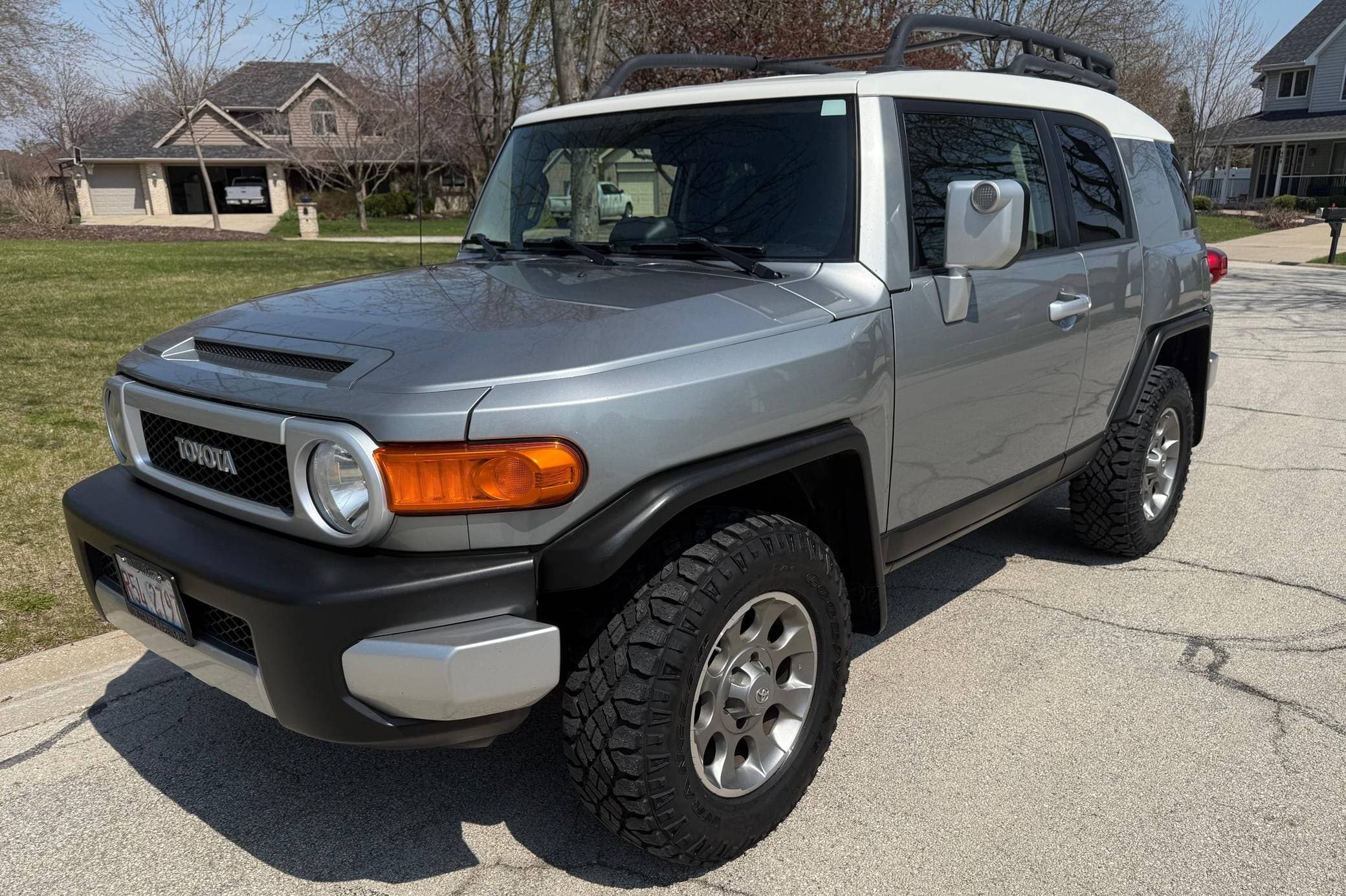 2012 Toyota FJ Cruiser sold for $13,500