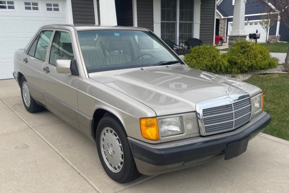1992 Mercedes-Benz W201 190 sold for $4,754