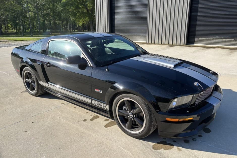 2007 Ford Mustang S197 2005-2014 sold for $27,000