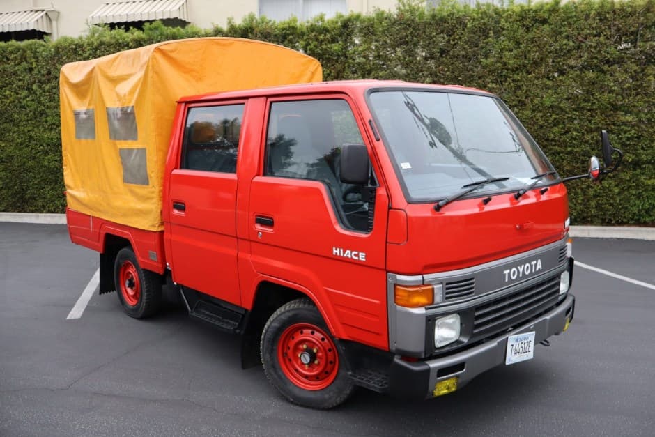 1994 Toyota HiAce sold for $9,900