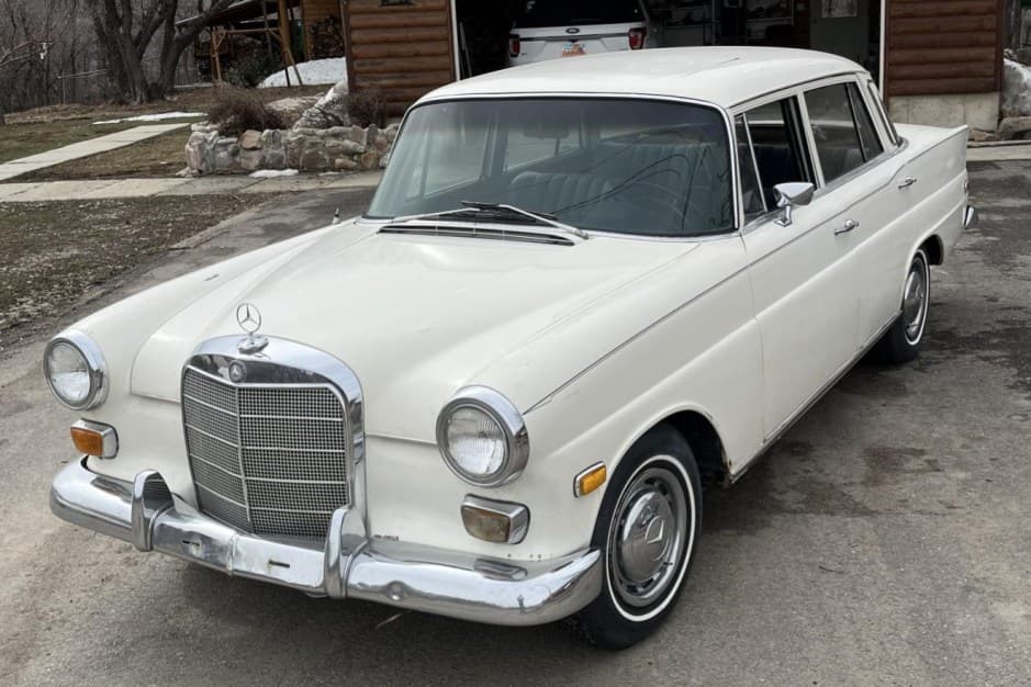 1968 Mercedes-Benz W110 sold for $4,500