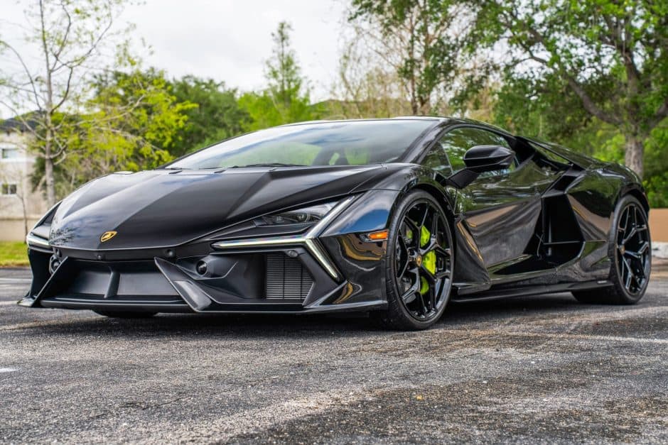 2024 Lamborghini Revuelto sold for $667,777