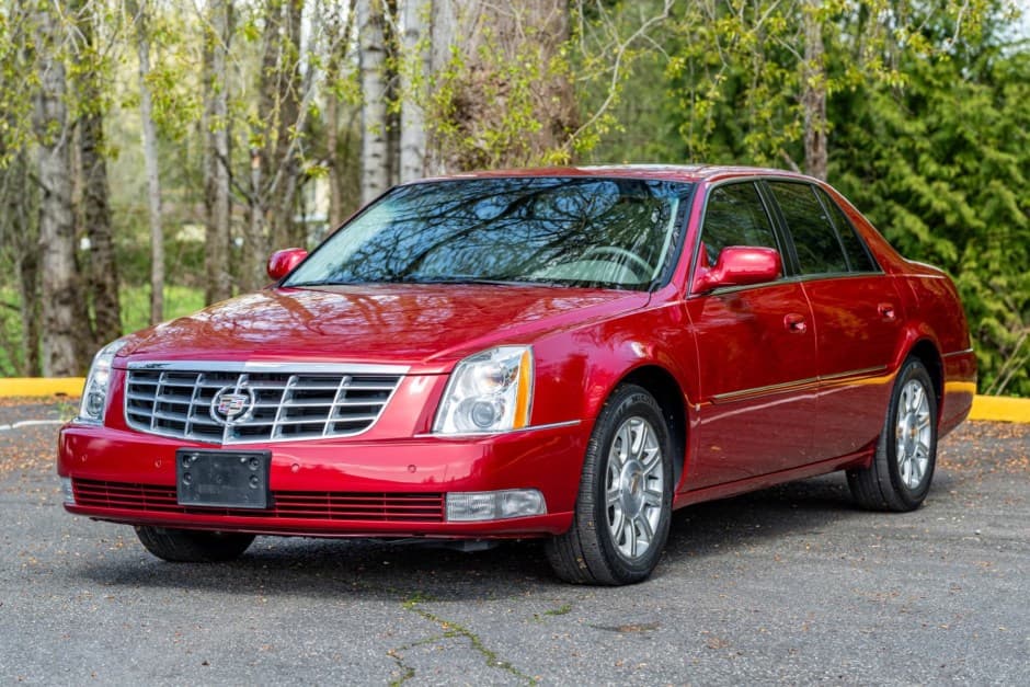 2009 Cadillac DTS sold for $12,001