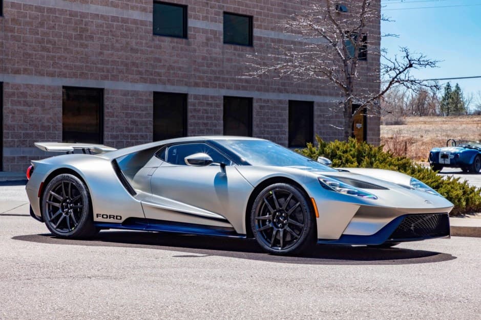 2022 Ford GT 2nd Generation sold for $1,029,000