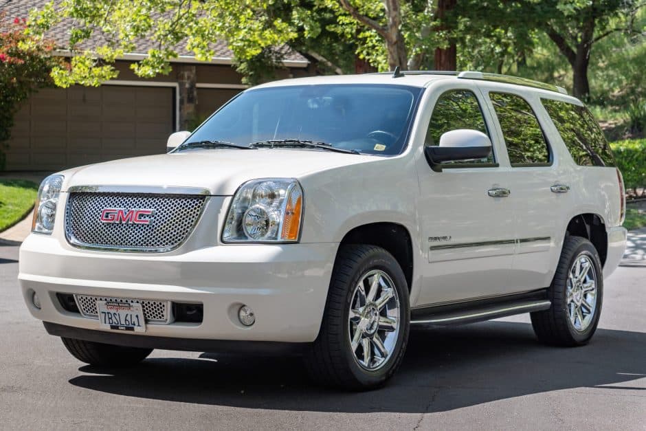 2013 GMC Yukon GMT900 sold for $25,500