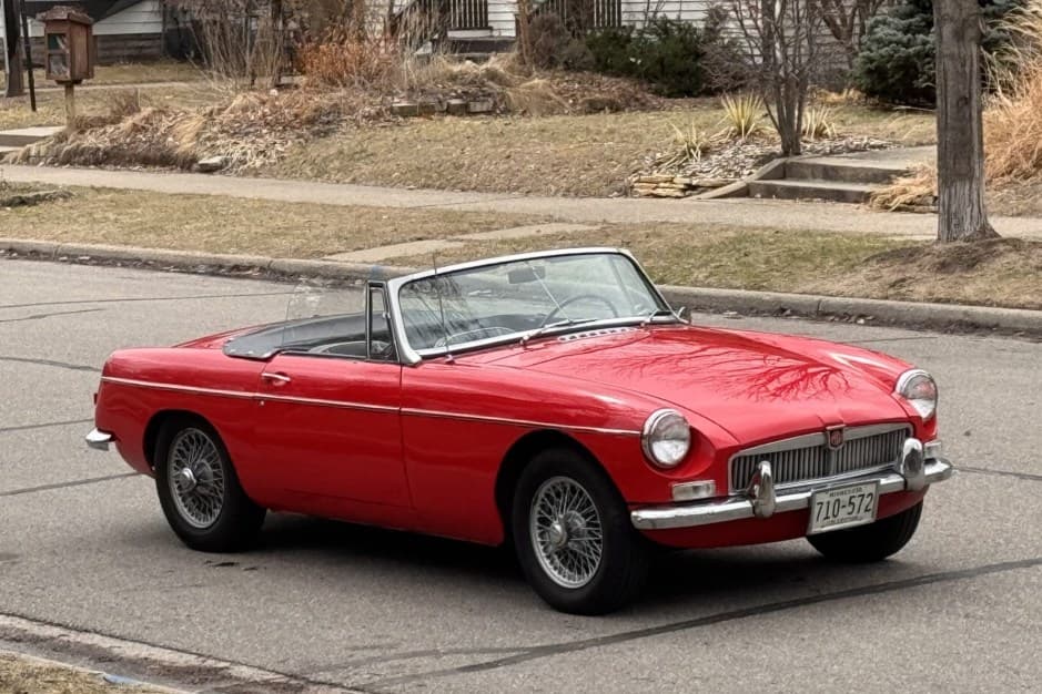1966 MG MGB sold for $8,200