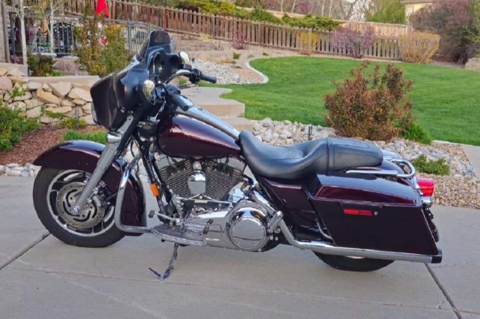 2007 Harley-Davidson Touring sold for $10,750