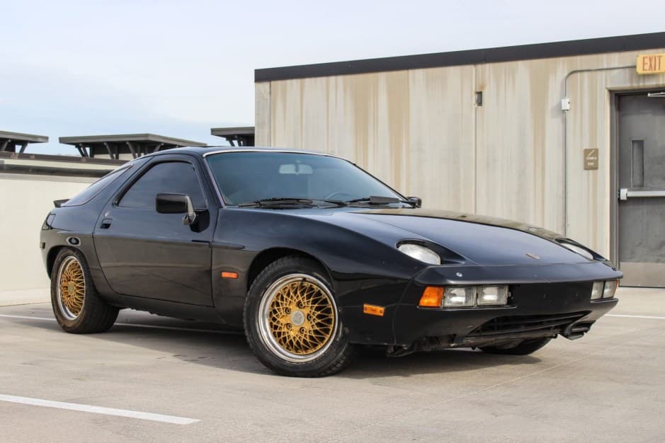 1982 Porsche 928 sold for $8,200