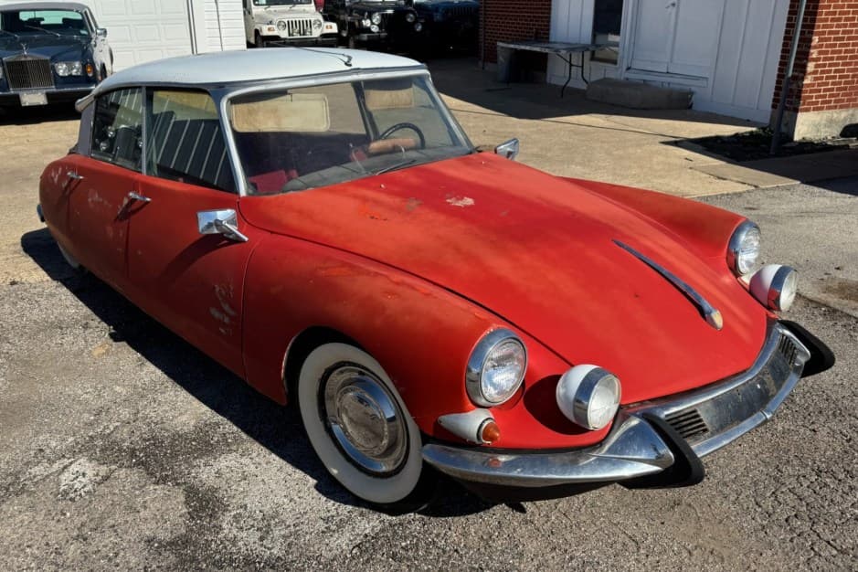 1962 Citroen DS sold for $2,100