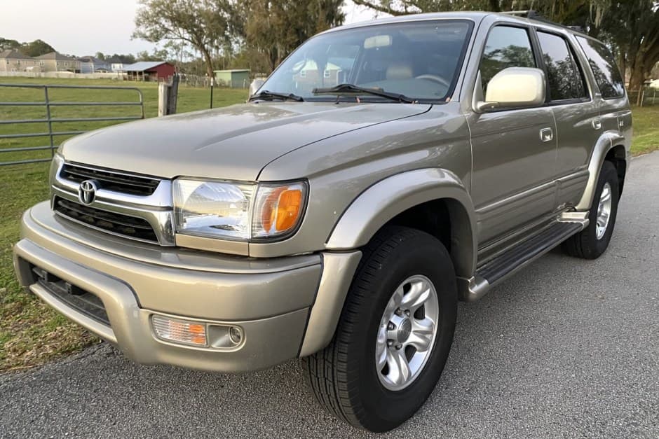 2001 Toyota 4Runner (N180) sold for $10,500