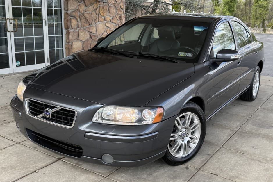 2007 Volvo S60 sold for $7,660