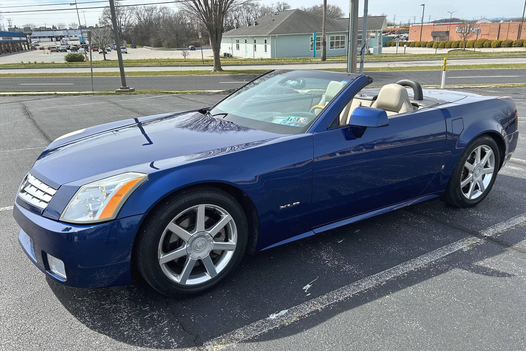 2006 Cadillac XLR sold for $10,250
