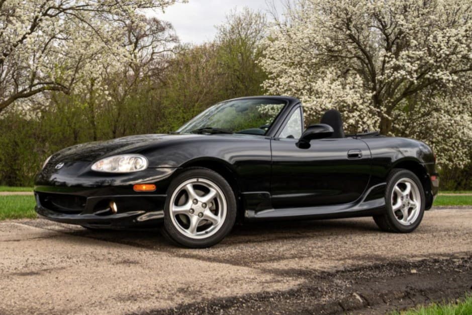 2001 Mazda NB MX-5 Miata sold for $10,500