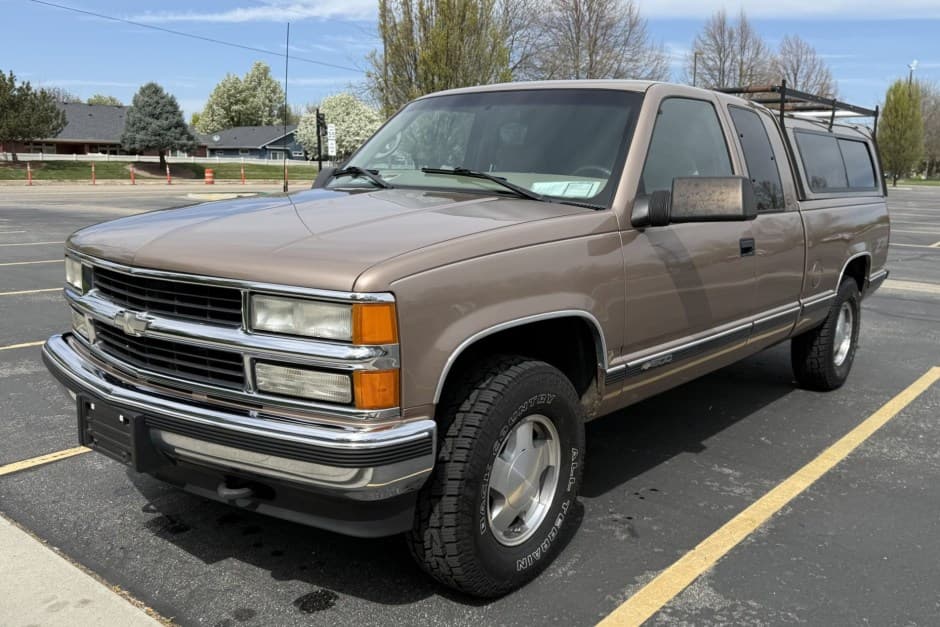 1997 Chevrolet C/K GMT400 (1988-2002) sold for $15,250