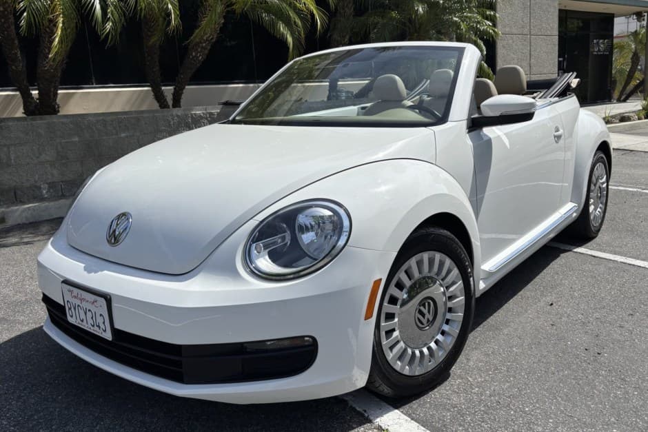 2013 Volkswagen A5 Beetle (2012-2019) sold for $16,825