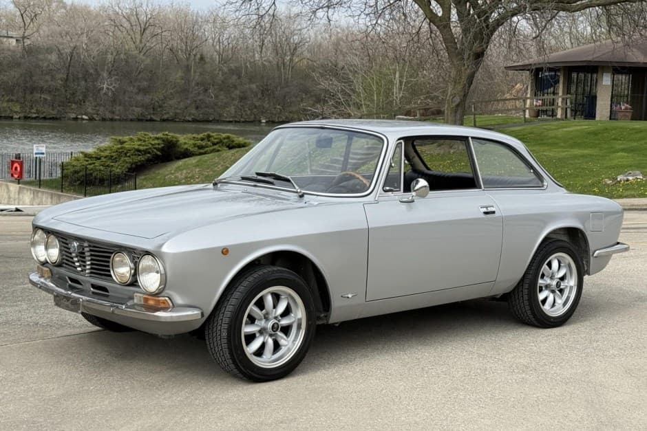 1974 Alfa Romeo 105/115 Series Coupe sold for $22,750