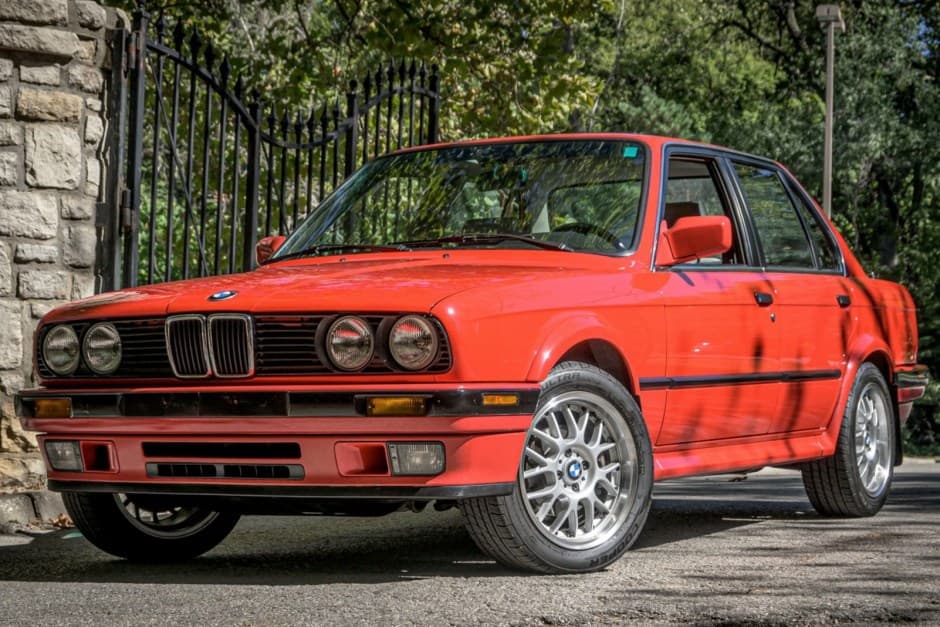 1991 BMW E30 3-Series Sedan sold for $15,500
