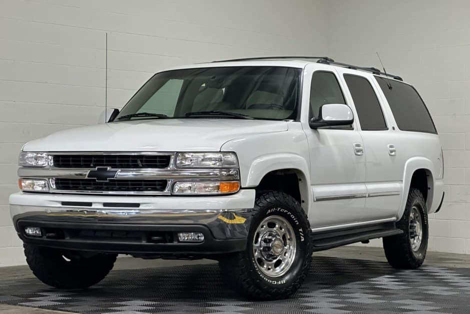2001 Chevrolet Suburban (GMT800 2000-2006) sold for $27,000
