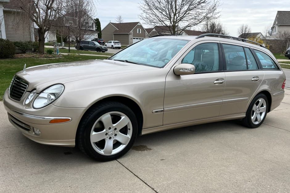 2004 Mercedes-Benz W211 E-Class sold for $13,140