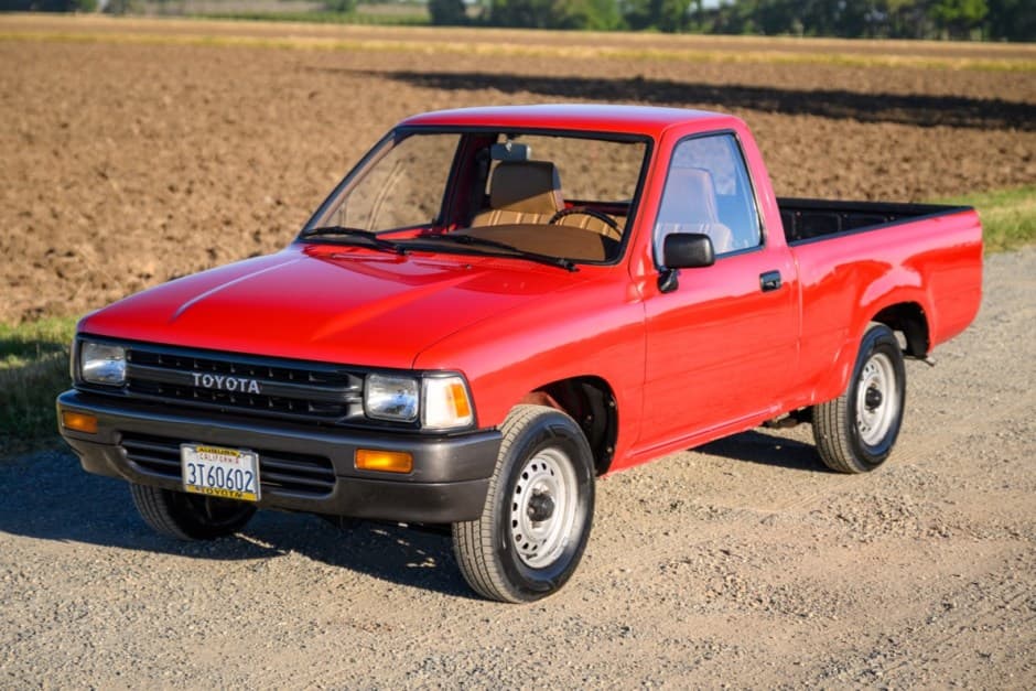 1989 Toyota Pickup (N80/90/100/110 1989-1997) sold for $13,000