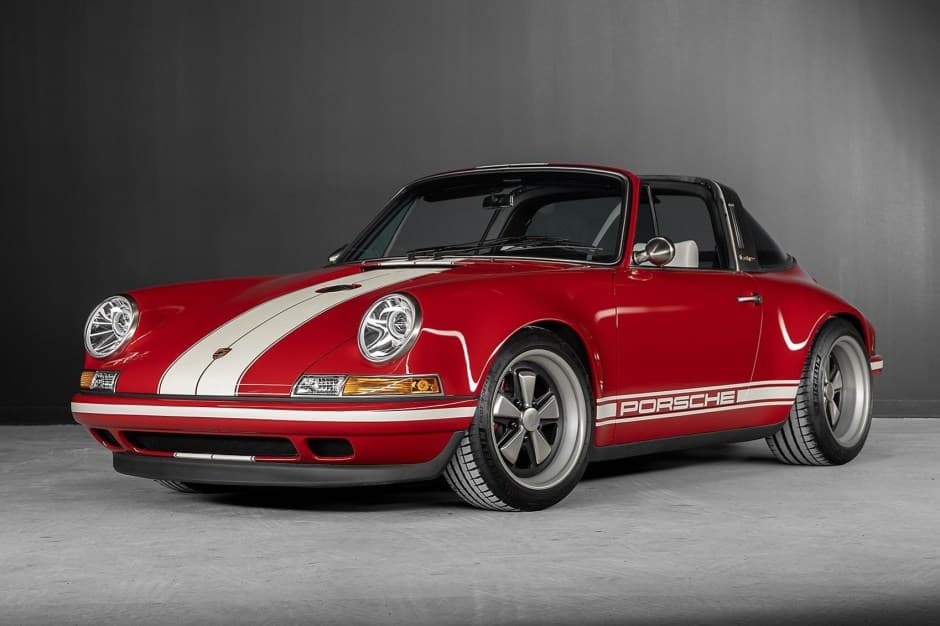 1992 Porsche 964 911 (Non-Turbo) sold for $902,000