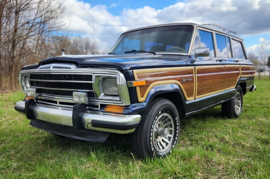 1988 Jeep SJ Grand Wagoneer sold for $20,000