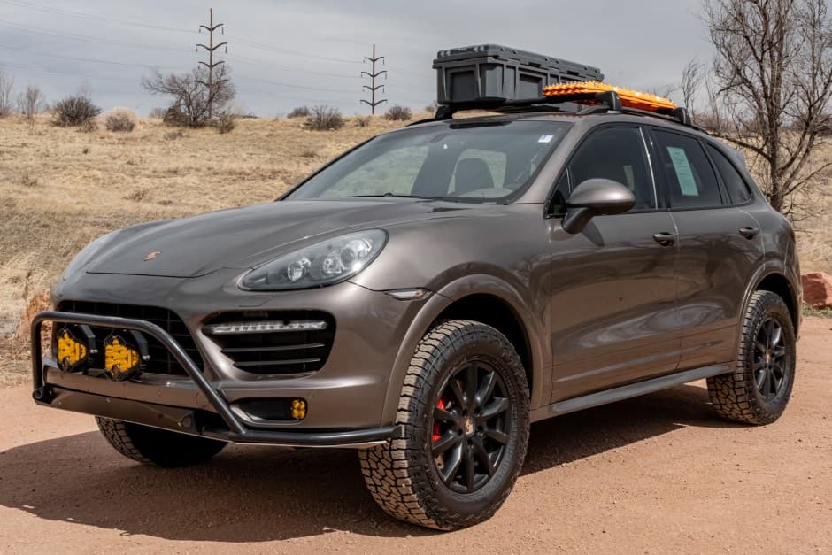 2013 Porsche 958 Cayenne (2011-2018) sold for $17,500