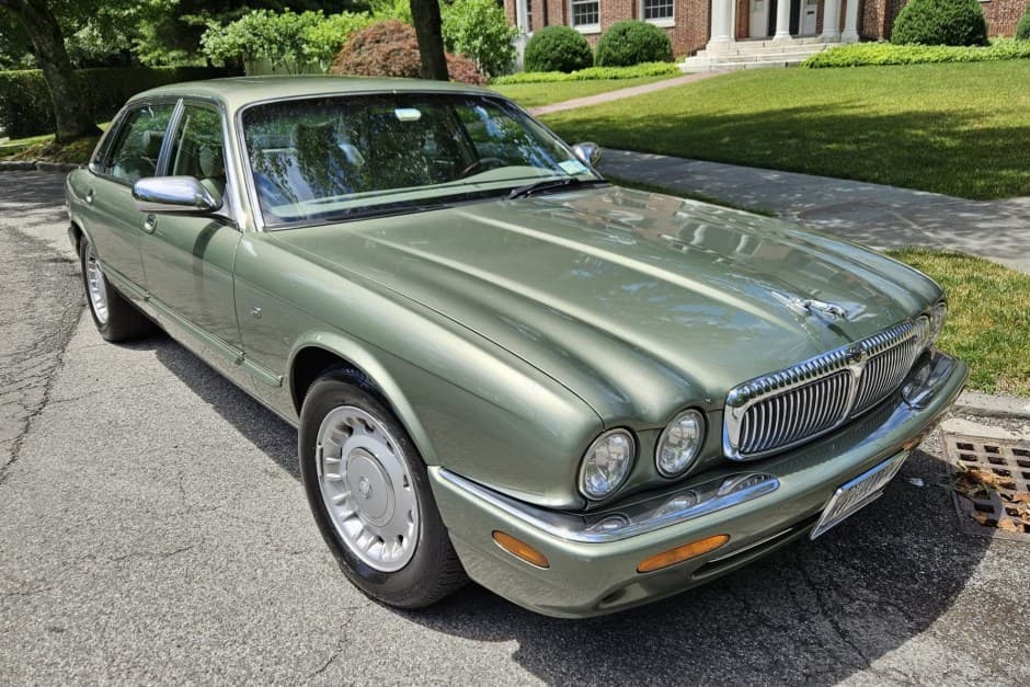 1999 Jaguar X308 XJ (1998-2003) sold for $5,550