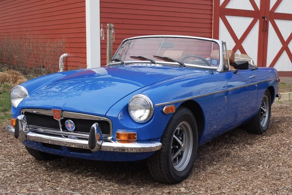1976 MG MGB sold for $12,888