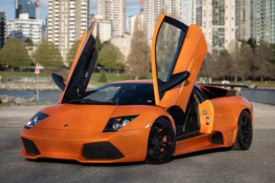 2003 Lamborghini Murciélago sold for $288,000