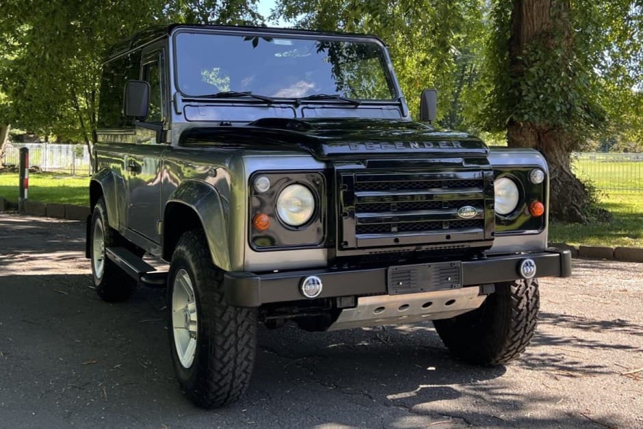 1997 Land Rover 90 / Defender 90 (Euro Spec) sold for $27,250
