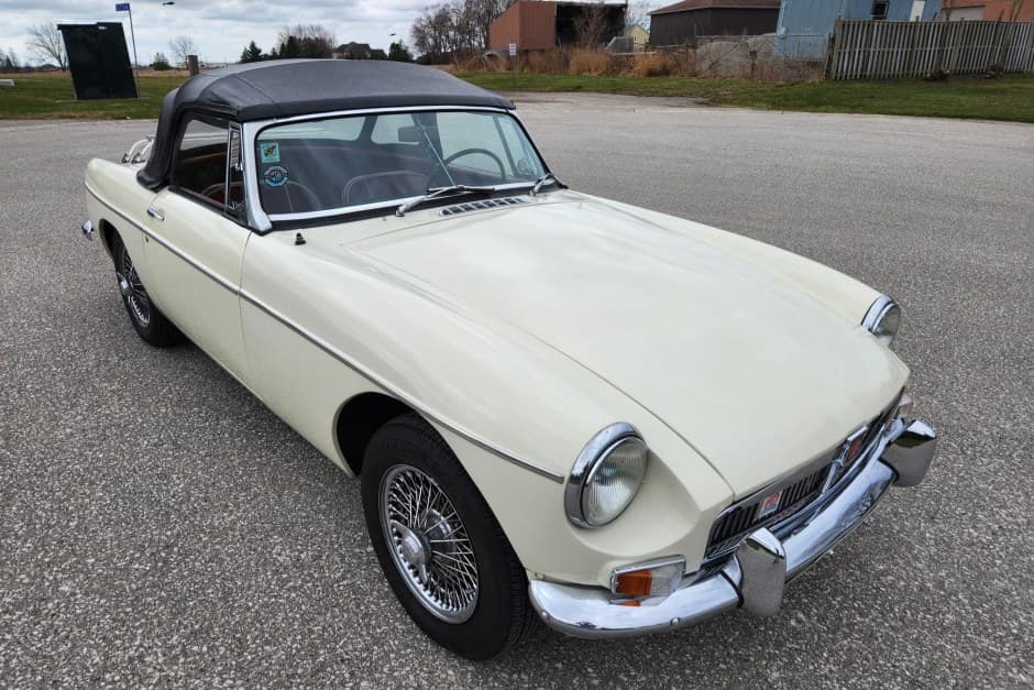 1964 MG MGB sold for $14,250