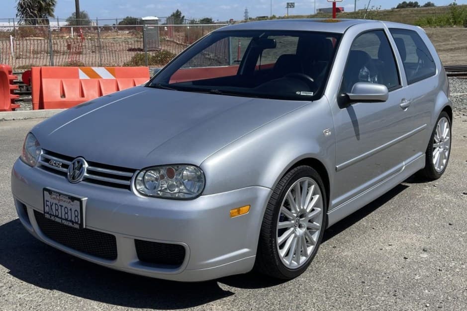 2004 Volkswagen R32 sold for $14,350