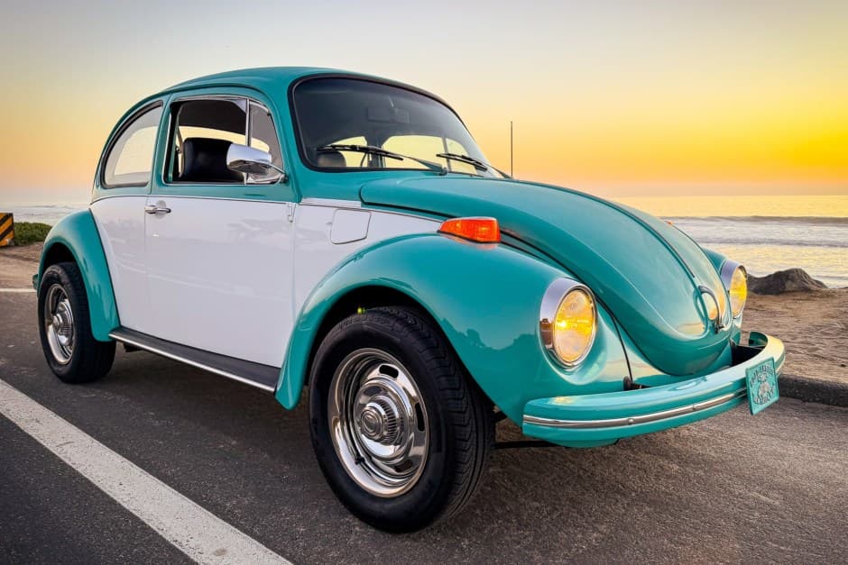 1973 Volkswagen Super Beetle sold for $16,750