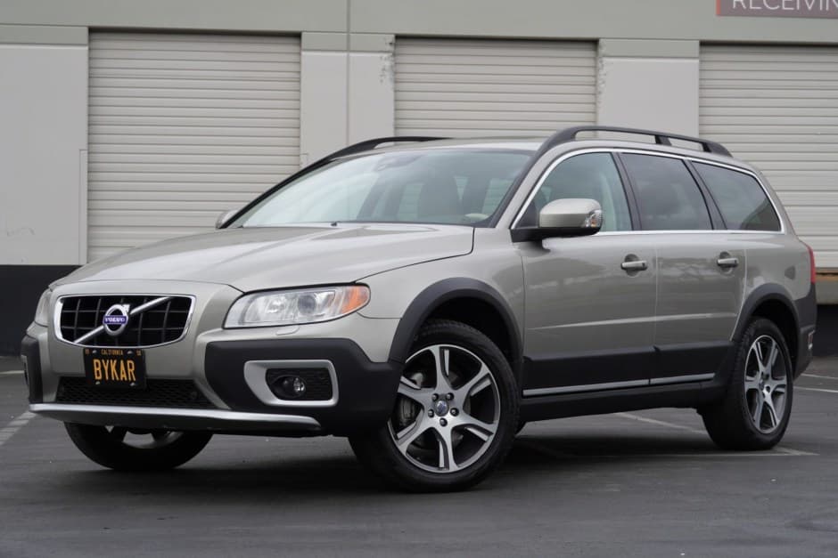2012 Volvo XC70 sold for $28,000